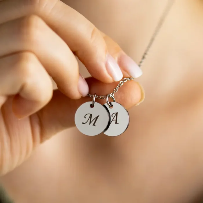 Personalizuotas pakabukas su brangių žmonių inicialais - Image 5